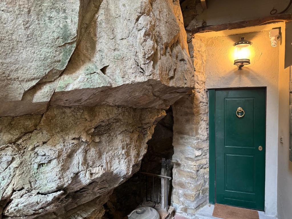 Florence Rock Apartment